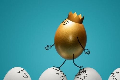 12 đặc điểm của người quá yêu bản thân, coi mình là trên hết