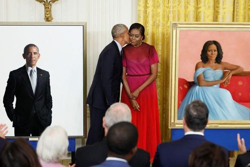 Vợ chồng cựu Tổng thống Mỹ Obama công bố tranh chân dung tại Nhà Trắng