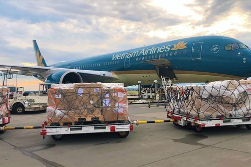Vietnam Airlines đang vướng cả 3 yếu tố bị xem xét hủy niêm yết cổ phiếu