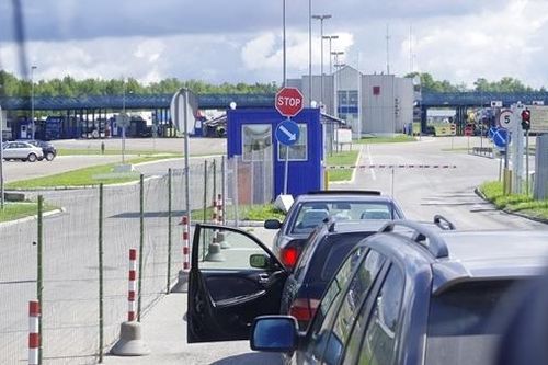 Lệnh cấm khắc nghiệt của 3 nước Baltic nhằm vào công dân Nga