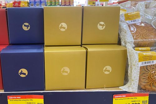 Chưa tới Rằm đã 'xả hàng' bánh Trung thu