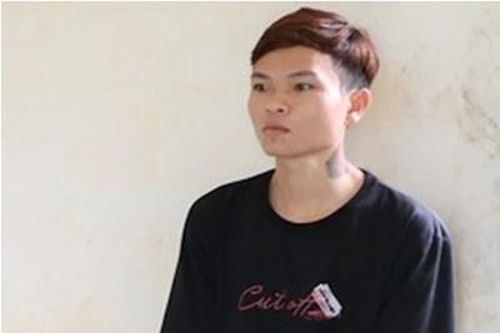 Bắt tạm giam đối tượng nghi buôn bán ma túy tại Trung tâm y tế huyện.