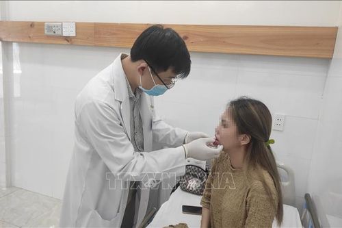 Thêm nhiều trường hợp có nguy cơ hoại tử môi vì tiêm chất làm đầy