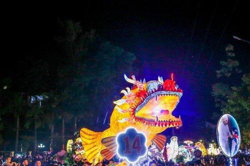 Tuyên Quang: Biển người xuống phố rước đèn Trung thu khổng lồ