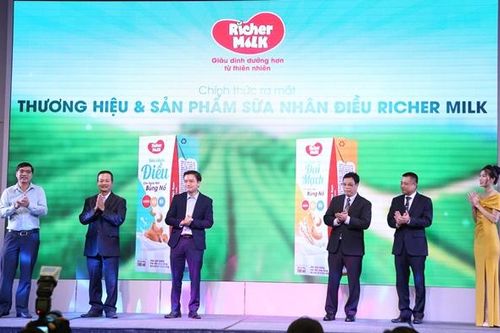 Sữa nhân điều đầu tiên tại Việt Nam chính thức ra mắt thị trường