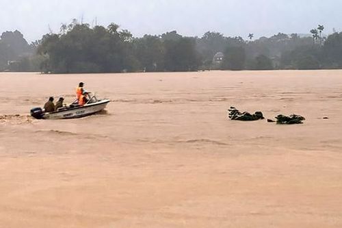 Hòa Bình: 1 người chết, nhiều nhà đổ sập đổ, hư hỏng do mưa lũ