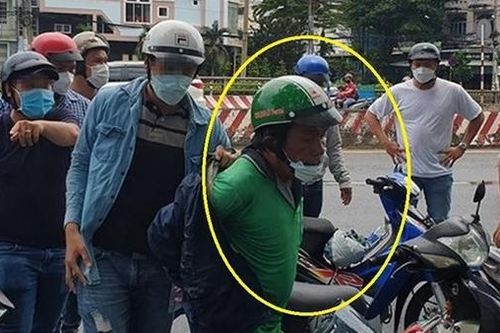 Cảnh sát mật phục bắt gã xe ôm gây hàng loạt vụ cướp