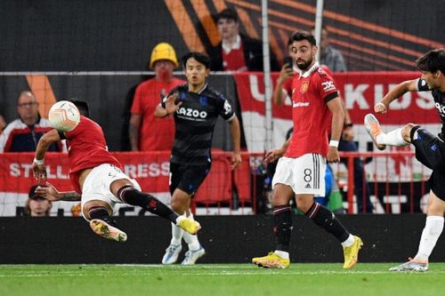VAR gây tranh cãi, Man Utd thua ấm ức như tuyển Việt Nam