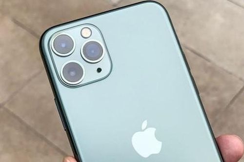 Nhóm thanh niên bắt cóc con nợ, cướp iPhone 11 Pro