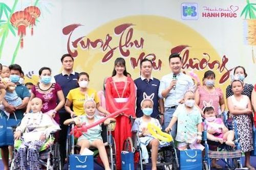 Hành trình hạnh phúc - Mang 'Trung thu yêu thương' đến với bệnh nhi ung thư
