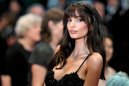 Mặc kệ chồng xin hàn gắn, người mẫu Emily Ratajkowski đệ đơn ly hôn