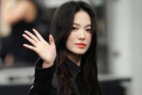 Bình luận trái chiều về thần thái của Song Hye Kyo tại sự kiện thời trang ở Mỹ