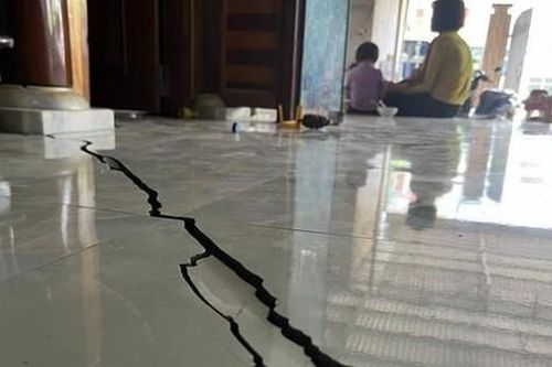 Diễn biến mới vụ hàng trăm nhà dân nứt nẻ, sụt lún ở Nghệ An