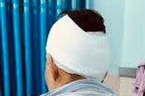 Chém bạn thân vì nghi ngờ 'giành' bạn gái với mình