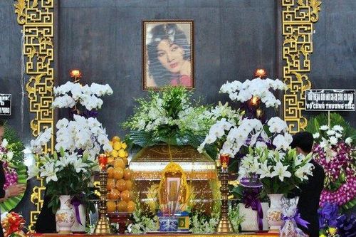 Nhiều nghệ sĩ tiếc thương sự ra đi của NSƯT Thẩm Thúy Hằng