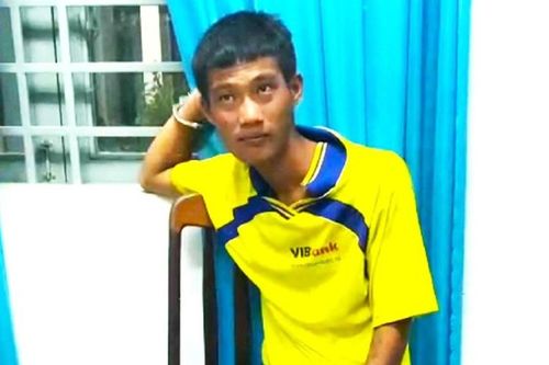 Đậu ô tô ven đường quên rút chìa khóa, chủ xe tá hỏa với cảnh tượng trước mắt khi quay lại lấy xe