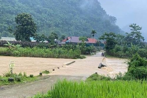 Nghệ An: Mưa lớn kéo dài đã gây ngập lụt ở một số nơi tại các huyện miền núi