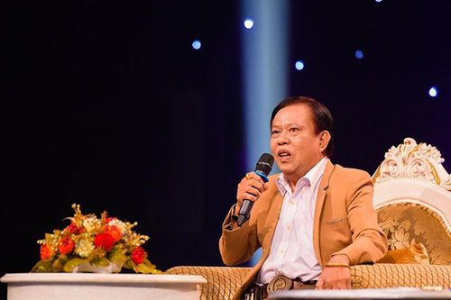 Nghe lại những bản tình ca nổi tiếng của 'vua nhạc sến' Vinh Sử