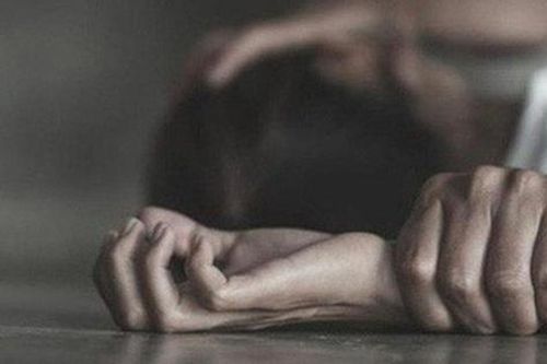 Tạm giam nam thanh niên nhiều lần ăn 'trái cấm' với bé gái 13 tuổi
