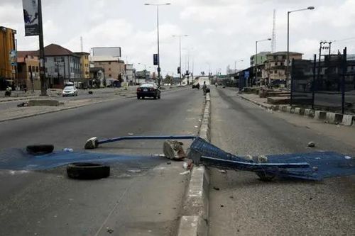 Ít nhất 20 hành khách chết cháy trong vụ tai nạn giao thông thảm khốc ở Nigeria
