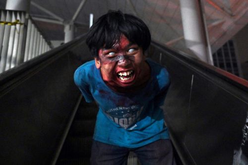 Trải nghiệm tàu 'xác sống' ở Jakarta