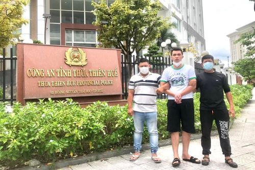 Công an TP.HCM bắt nghi phạm cướp giật lẩn trốn ở Thừa Thiên - Huế
