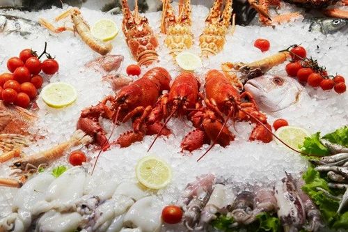 Hàng loạt nhà hàng Mỹ loại tôm hùm khỏi thực đơn