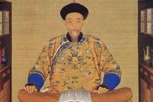 Đánh cờ thua thị vệ, Khang Hi nói câu lưu danh thiên cổ