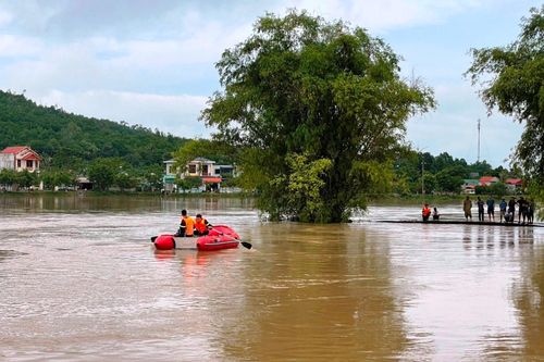 Thanh Hóa: Nỗ lực tìm kiếm người đàn ông bị nước lũ cuốn trôi