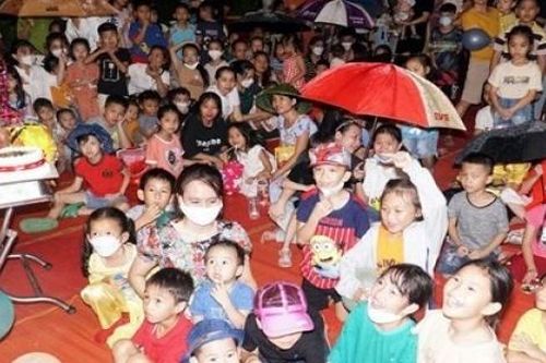 Kiều bào các nước chung vui Tết Trung thu
