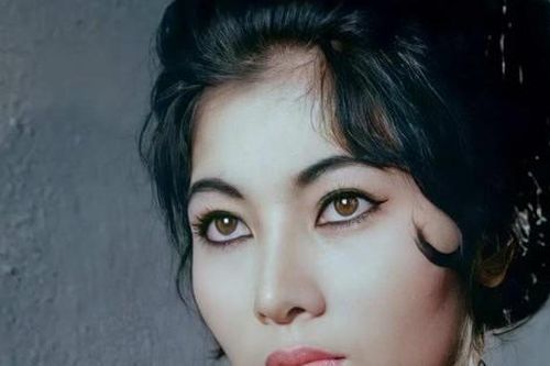 Nỗi buồn của đại mỹ nhân Thẩm Thúy Hằng