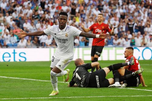 Hủy diệt Mallorca bằng toàn siêu phẩm, Real toàn thắng chiếm ngôi đầu