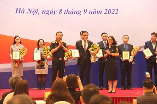 Toyota Việt Nam được vinh danh là doanh nghiệp nộp thuế lớn