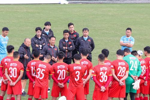 Văn Quyết và Văn Hậu trở lại đội tuyển quốc gia