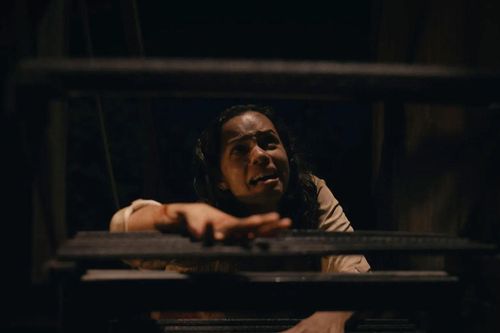 Bộ phim kinh dị 'Barbarian' gieo rắc nỗi kinh hoàng ở Bắc Mỹ