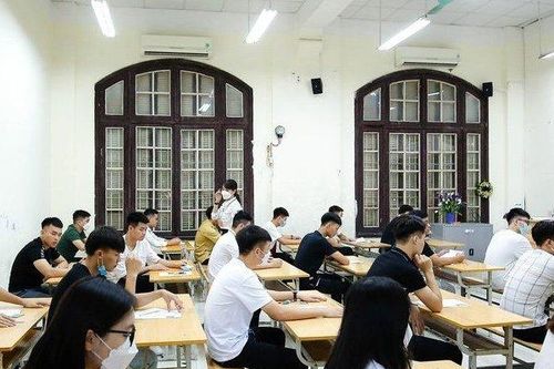 Tiến hành thẩm định sách giáo khoa lớp 11 đợt 1