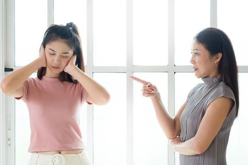Tôi không muốn mời bố đến dự tiệc cưới của mình