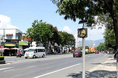 Cần sửa chữa đèn tín hiệu cảnh báo giao thông