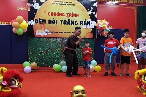 Lung linh 'Đêm hội Trăng Rằm' tại Công ty CP Phân bón Miền Nam