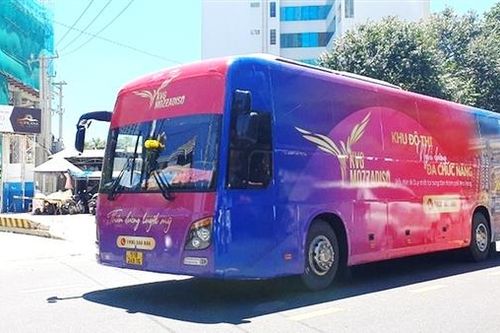 Xử phạt đơn vị quảng cáo dán kín thân xe khách ở Nha Trang