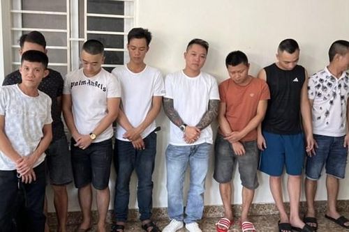 Quảng Bình: Bắt nhóm thanh niên 'mở tiệc' ma túy tại quán karaoke