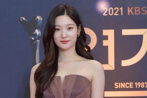 Sức khỏe Jung Chae Yeon sau vụ tai nạn gây chấn thương sọ não