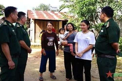 Cạm bẫy 'việc nhẹ lương cao'