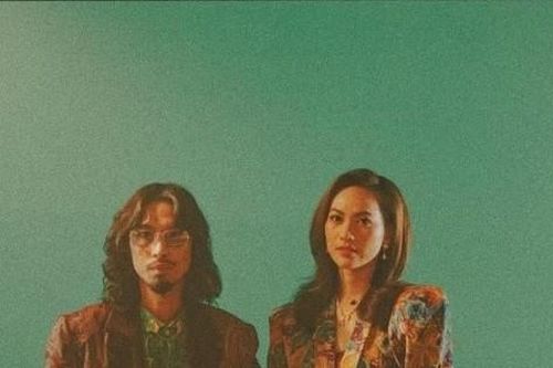 Với tạo hình đầy lạ lẫm, rapper Đen hóa 'Diễn viên tồi' bên cạnh 'nàng thơ' âm nhạc Phương Anh Đào