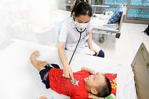Tùy tiện bổ sung vitamin cho trẻ: Nguy hại sức khỏe
