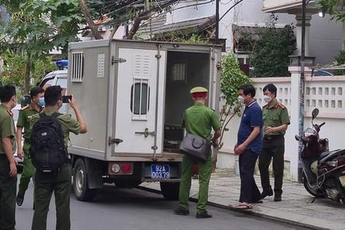 Cách chức Chi ủy viên đối với Giám đốc BQL dự án TP Hội An