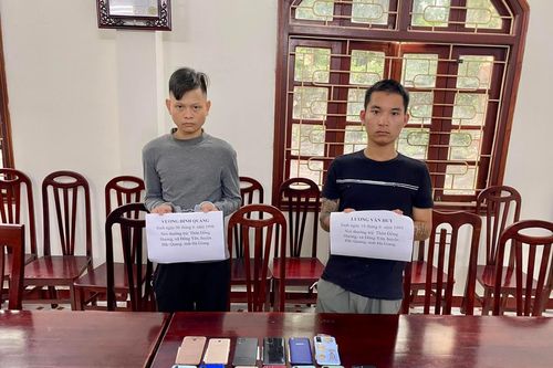 Hai thanh niên đột nhập công trường trộm 22 điện thoại di động