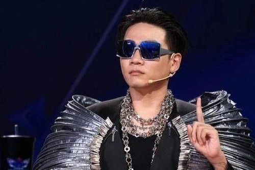 Bị chê thiếu kiến thức âm nhạc, rapper Wowy nói gì?