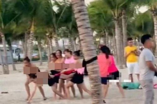Clip nhóm nữ du khách 'thả rông' phản cảm chơi team building trên biển Hạ Long
