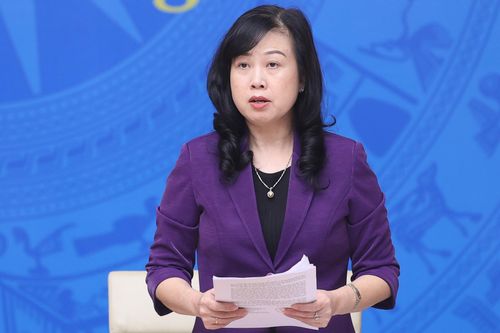 Quyền Bộ trưởng Y tế trả lời về tăng lương cho y bác sĩ và BHYT